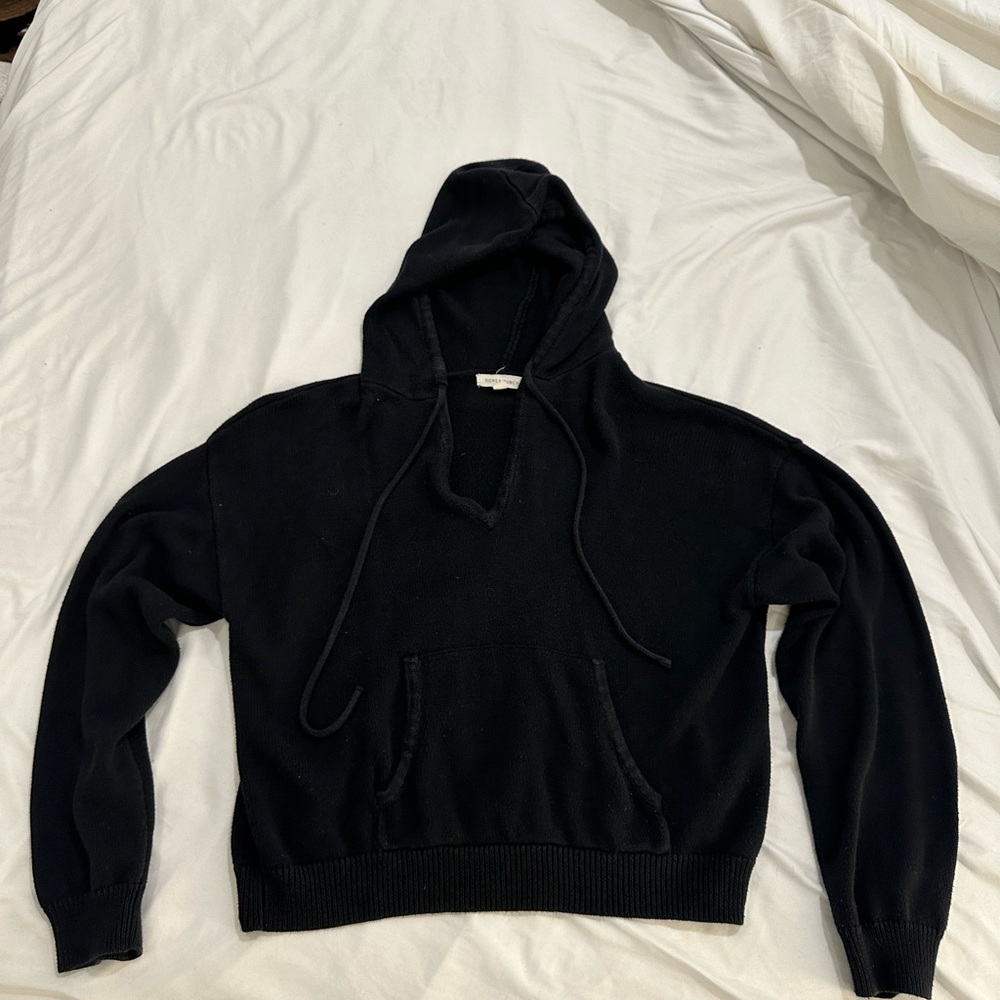Black medium cropped sweater